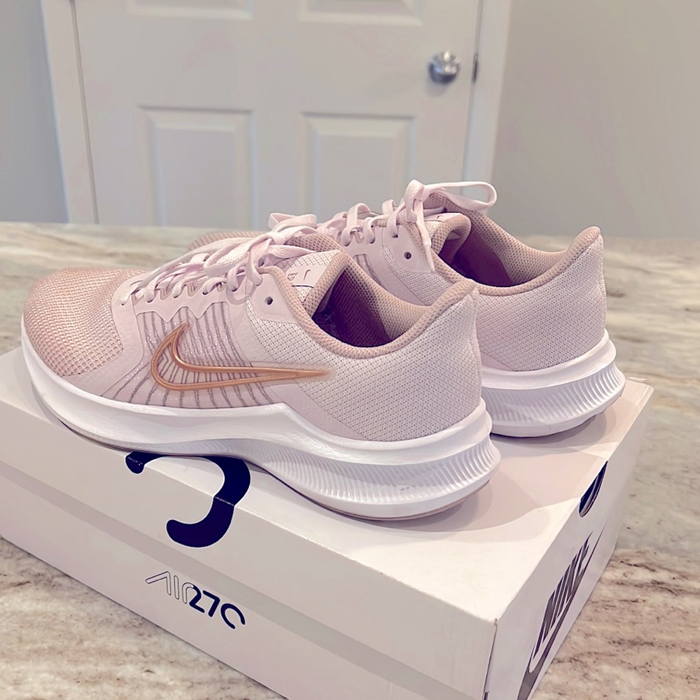 Nike gym shoe 10.0 pink